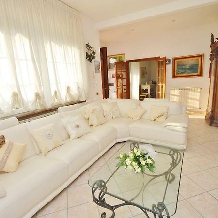 Raffinato Attico Vicino Al Mare Con Solarium Lido Di Camaiore Ngoại thất bức ảnh