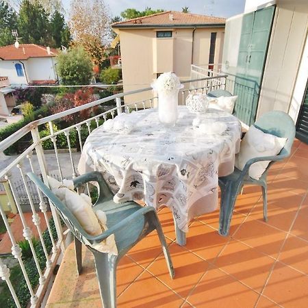 Raffinato Attico Vicino Al Mare Con Solarium Lido Di Camaiore Ngoại thất bức ảnh