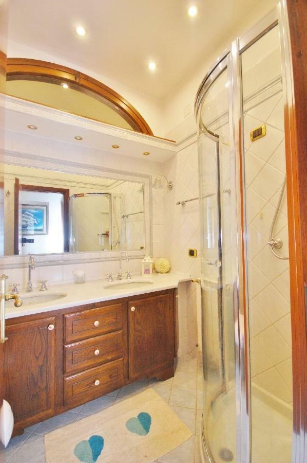 Raffinato Attico Vicino Al Mare Con Solarium Lido Di Camaiore Ngoại thất bức ảnh
