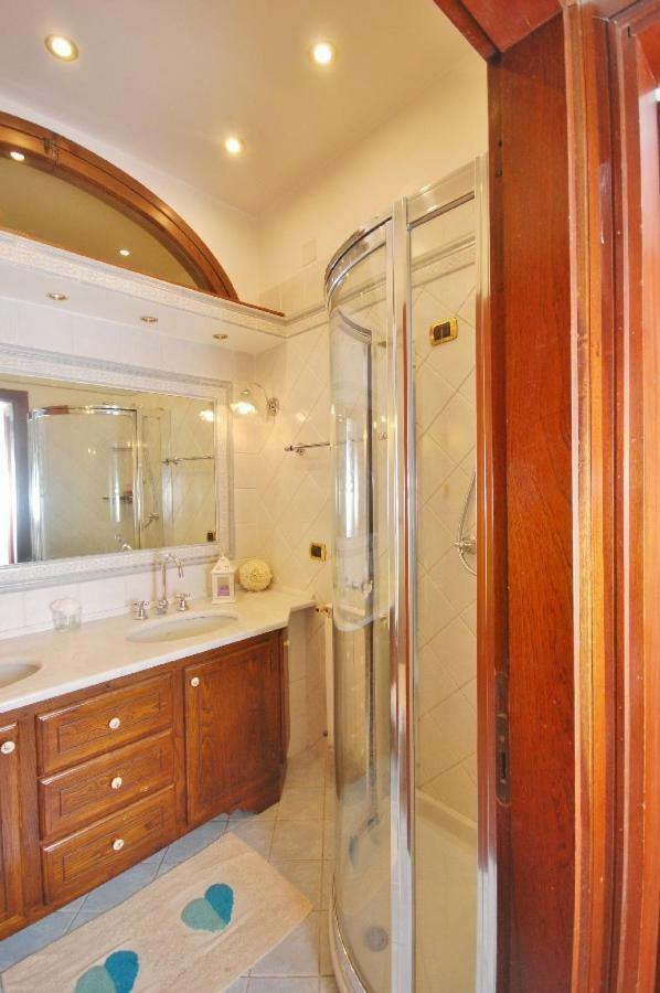 Raffinato Attico Vicino Al Mare Con Solarium Lido Di Camaiore Ngoại thất bức ảnh