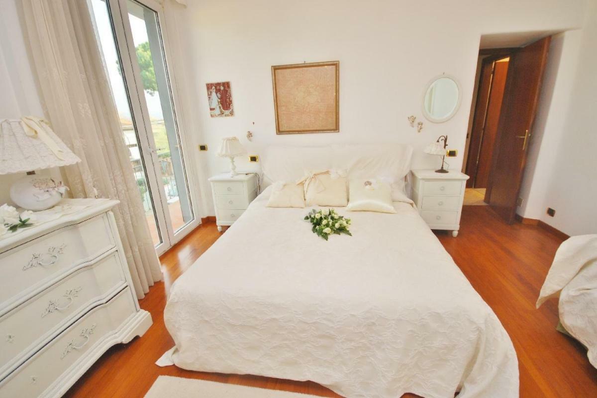 Raffinato Attico Vicino Al Mare Con Solarium Lido Di Camaiore Ngoại thất bức ảnh