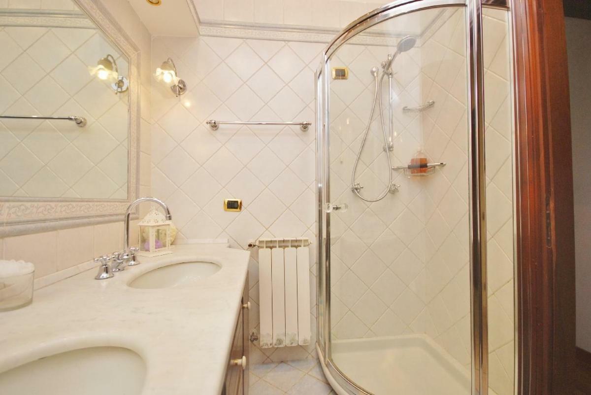 Raffinato Attico Vicino Al Mare Con Solarium Lido Di Camaiore Ngoại thất bức ảnh