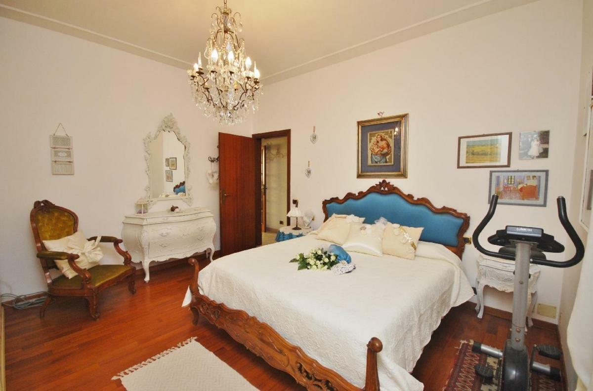 Raffinato Attico Vicino Al Mare Con Solarium Lido Di Camaiore Ngoại thất bức ảnh