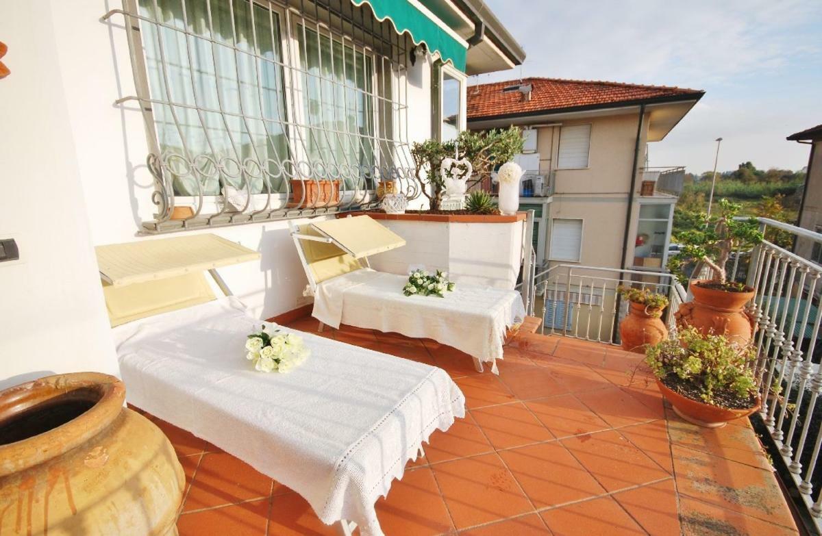 Raffinato Attico Vicino Al Mare Con Solarium Lido Di Camaiore Ngoại thất bức ảnh