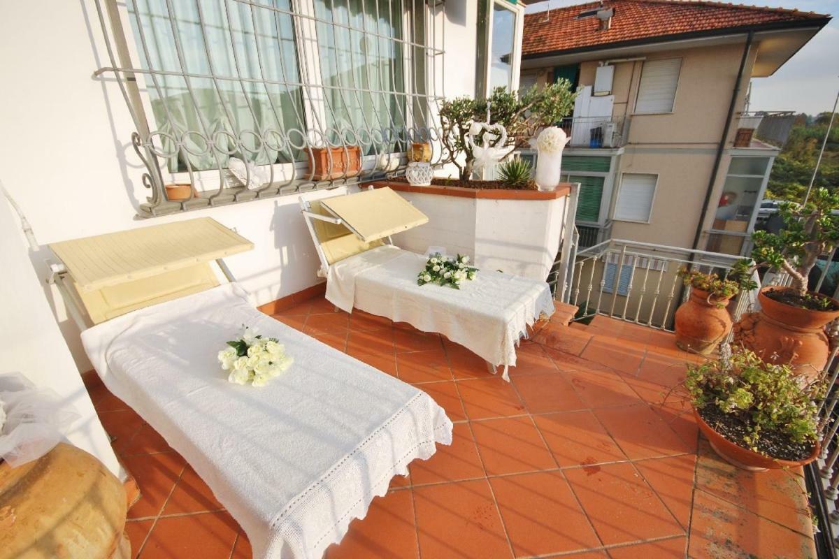 Raffinato Attico Vicino Al Mare Con Solarium Lido Di Camaiore Ngoại thất bức ảnh