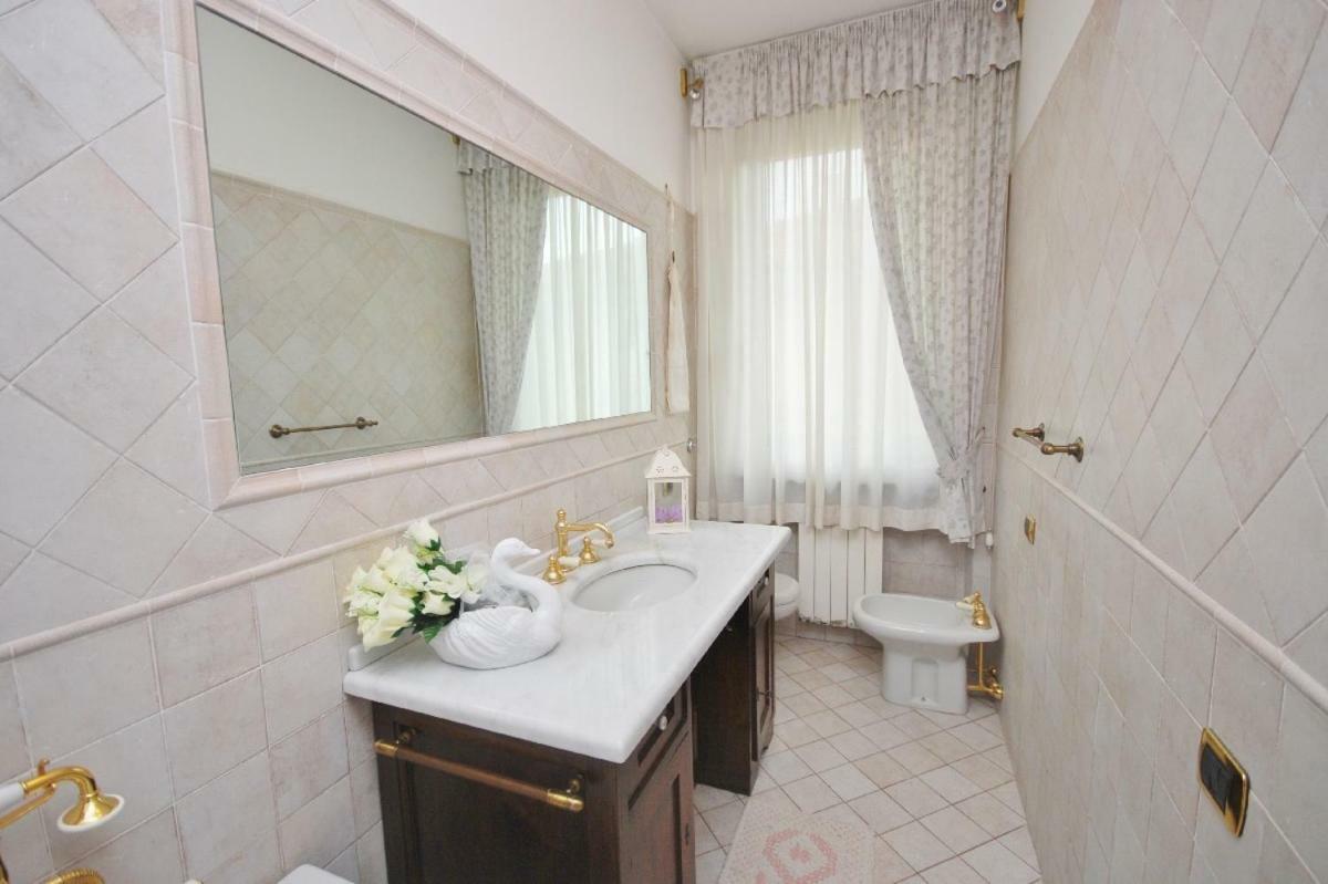 Raffinato Attico Vicino Al Mare Con Solarium Lido Di Camaiore Ngoại thất bức ảnh