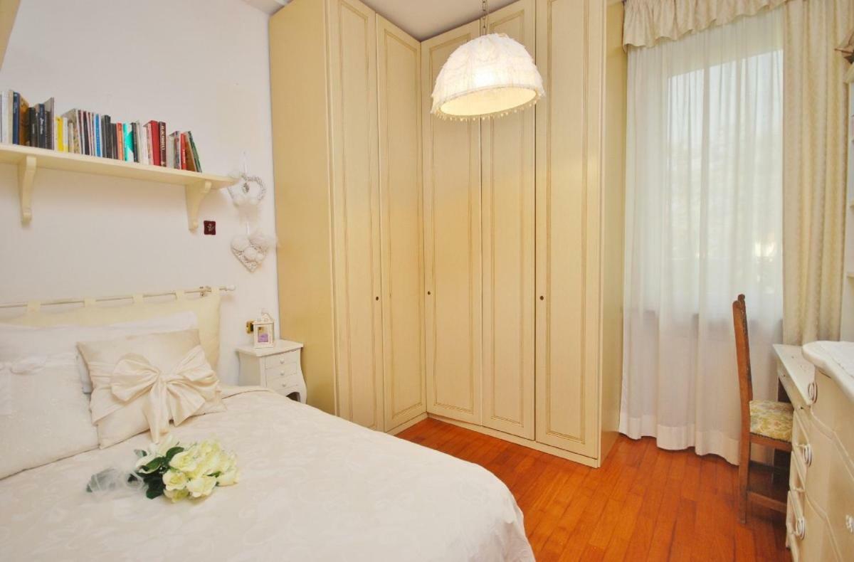 Raffinato Attico Vicino Al Mare Con Solarium Lido Di Camaiore Ngoại thất bức ảnh