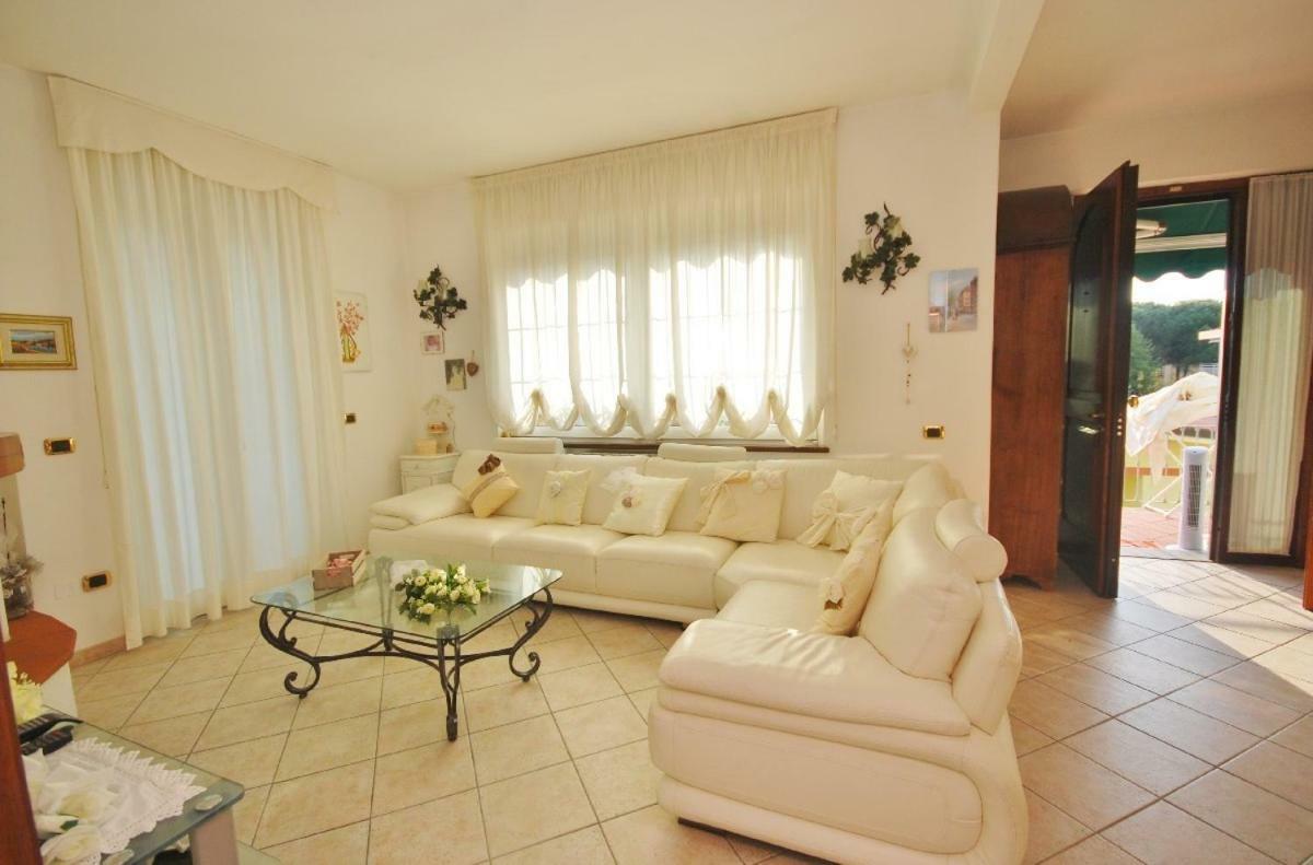 Raffinato Attico Vicino Al Mare Con Solarium Lido Di Camaiore Ngoại thất bức ảnh