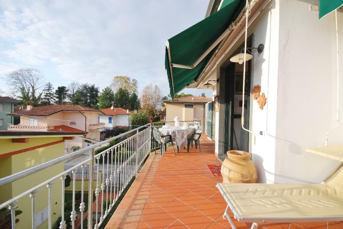 Raffinato Attico Vicino Al Mare Con Solarium Lido Di Camaiore Ngoại thất bức ảnh
