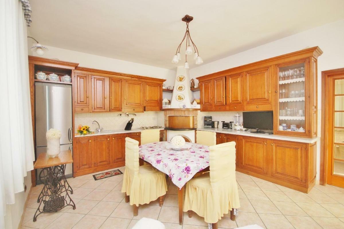 Raffinato Attico Vicino Al Mare Con Solarium Lido Di Camaiore Ngoại thất bức ảnh