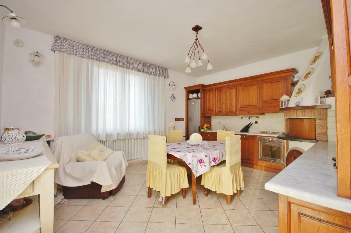 Raffinato Attico Vicino Al Mare Con Solarium Lido Di Camaiore Ngoại thất bức ảnh