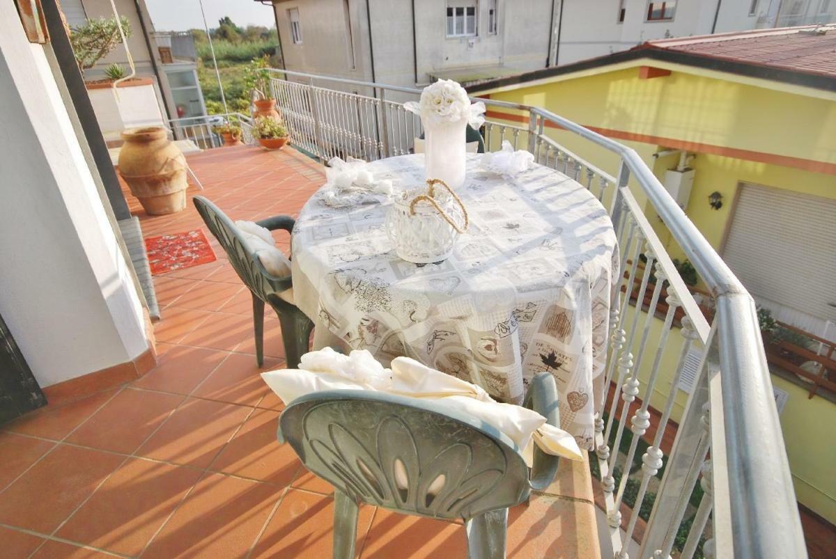 Raffinato Attico Vicino Al Mare Con Solarium Lido Di Camaiore Ngoại thất bức ảnh